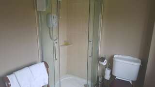 Отели типа «постель и завтрак» Dergfield House B&B Баллибофи Cемейный номер с собственной ванной комнатой-6